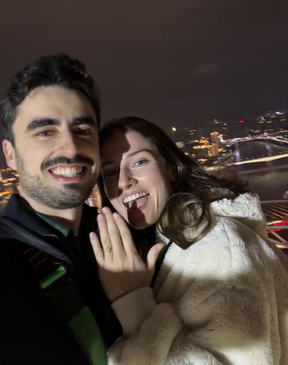 Beatriz e Filipe à noite