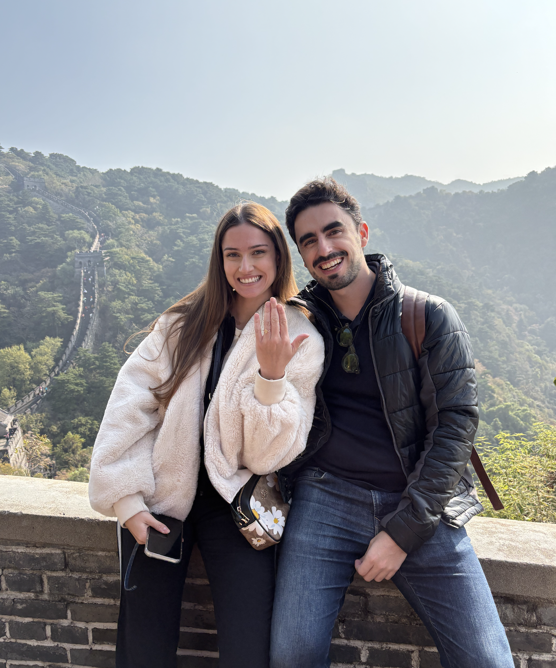 Beatriz e Filipe na Muralha da China